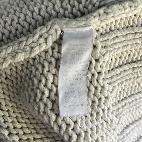 GAP 2002 Cream Knit Sweater - Picture 6 of 6